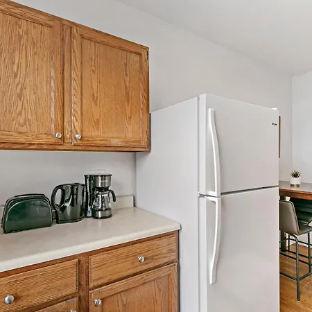 Charming 1br Close To Shops - Larchmont 3