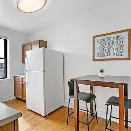 Apartment Charming 1br Close To Shops - Larchmont 3