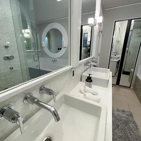 Apartment Perfect Wrigleyville Chicago