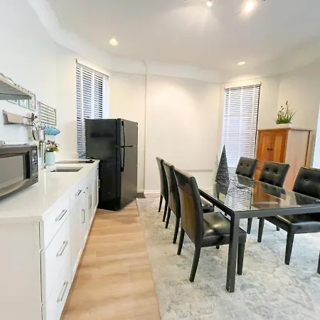 Apartment Wrigleyville Friends Unit - 5bdrm *