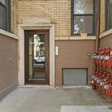Apartment Comfy And Chic 2br Close To Shops - Sunnyside 2f *