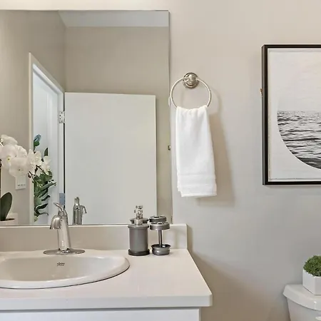Splendid & Fully Furnished 1br - Broadway 204 Rep *