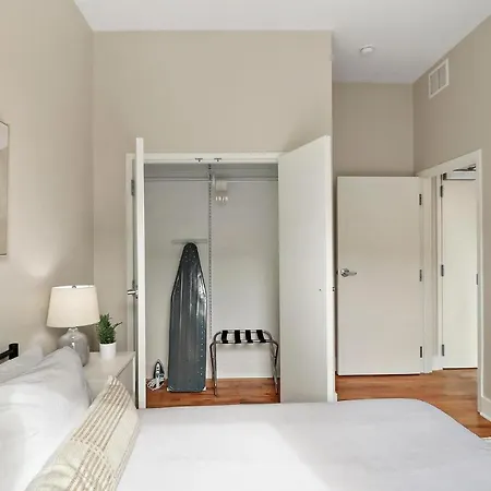 Apartment Splendid & Fully Furnished 1br - Broadway 204 Rep *