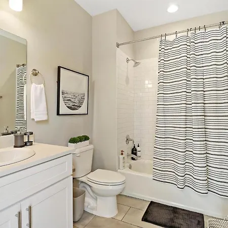 Splendid & Fully Furnished 1br - Broadway 204 Rep
