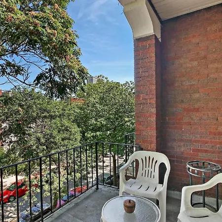 Stylish And Expansive 2br With Balcony - Buckingham 3 *