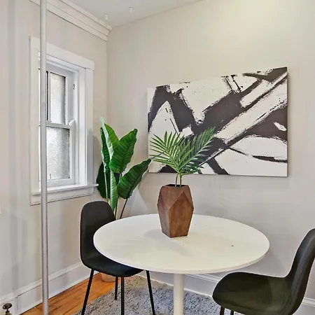 1br Calm & Cozy In Lincoln Square - Eastwood 2s