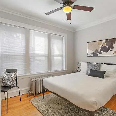 1br Calm & Cozy In Lincoln Square - Eastwood 2s