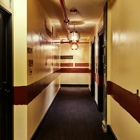 Hotel Freehand