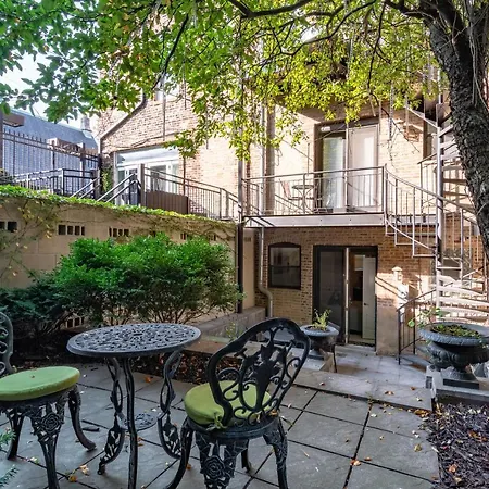 Luxurious Gold Coast 4br 4-story With Parking Sleeps 12 Guests Villa *