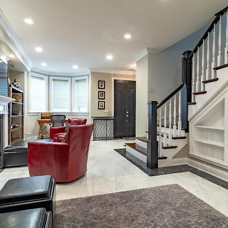Luxurious Gold Coast 4br 4-story With Parking Sleeps 12 Guests * Chicago