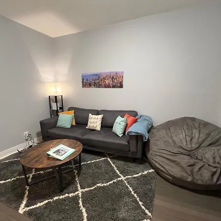 Apartment Lovely Logan Square 2-bedroom In