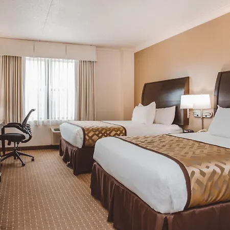 South Loop Hotel 3*