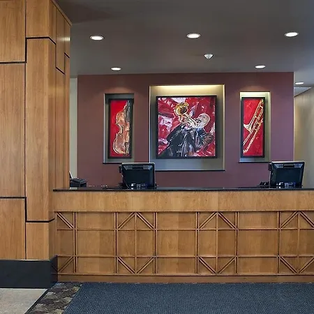 South Loop Hotel 3*