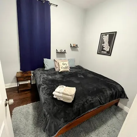 Apartment Lovely Logan Square 2-bedroom In *