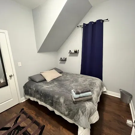 Lovely Logan Square 2-bedroom In *