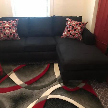 A Hidden Gem, Approx 15 Mins To Downtown Chicago! Homestay *