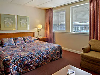 Howard Johnson - Apartment *