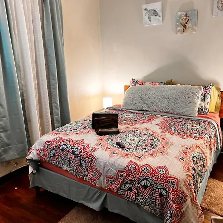 Guest house Clean, Spacious, Inexpensive Queen Br