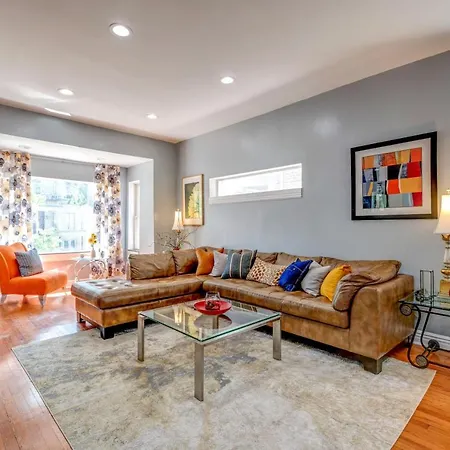 Holiday home Spacious 5-br House Near Transit W Parking Chicago