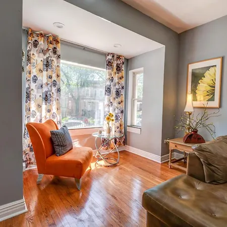 Spacious 5-br House Near Transit W Parking *