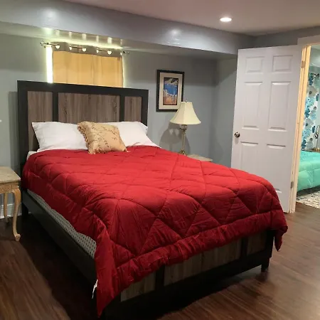 Spacious 5-br House Near Transit W Parking