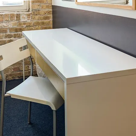 Urban Hostel *