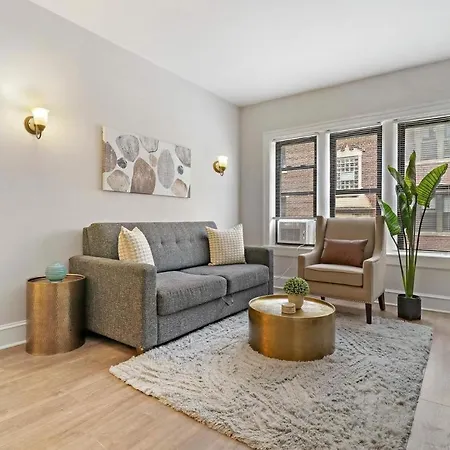 Apartment Warm & Lovely 2br Close To Dining & Shops - Touhy 1s