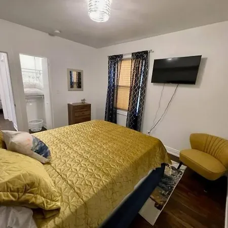 Apartment The Blue Golden Luxury Modern 3- Bedroom In *