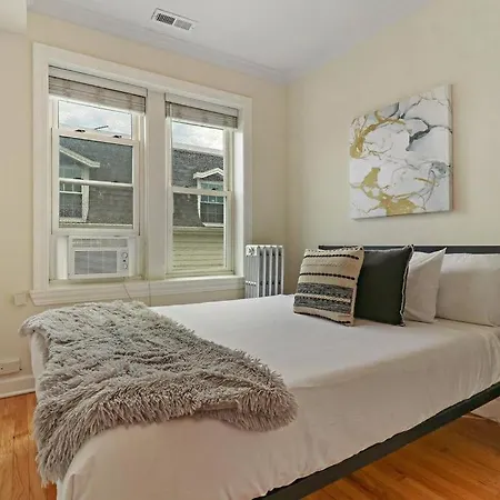 2br Alluring With Laundry - Cullom D3 * Chicago