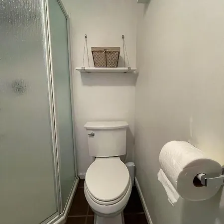 Apartment Wrigley Garden Unit