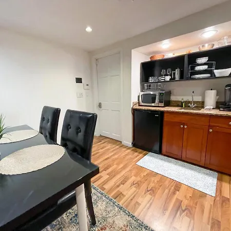 Apartment Wrigley Garden Unit