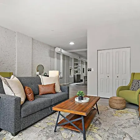 Wonderful 2-bedroom Near Restaurants - Hubbard 4 *