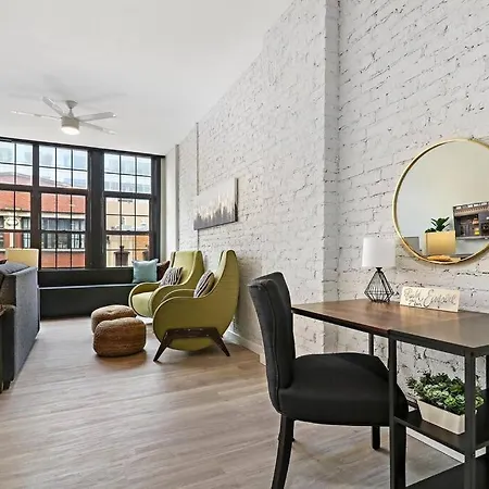 Wonderful 2-bedroom Near Restaurants - Hubbard 4 Apartment