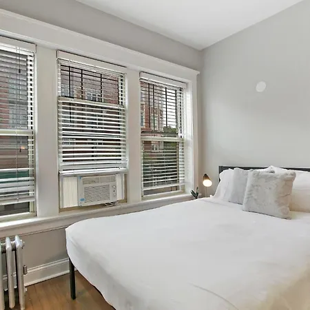 Stylish In Portage Park - Pensacola 2n Apartment *