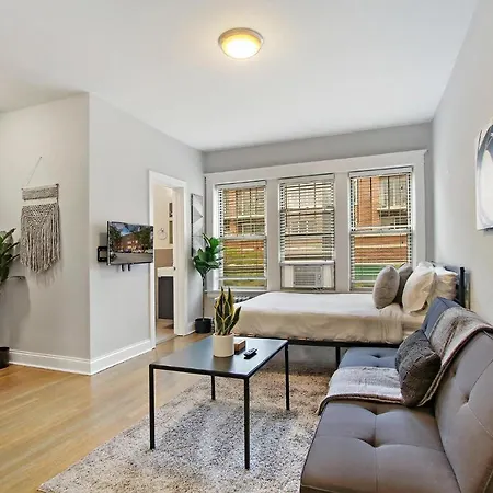 Stylish In Portage Park - Pensacola 2n Apartment *