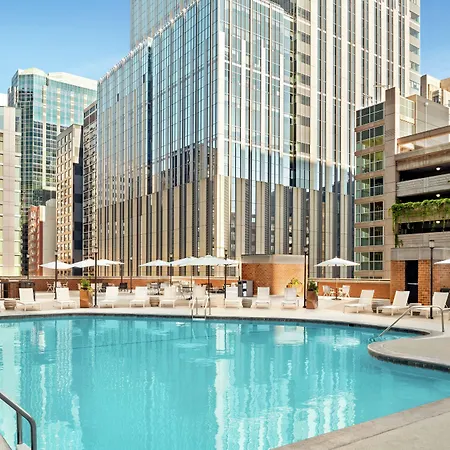 Hyatt Centric Magnificent Mile Hotel 4*