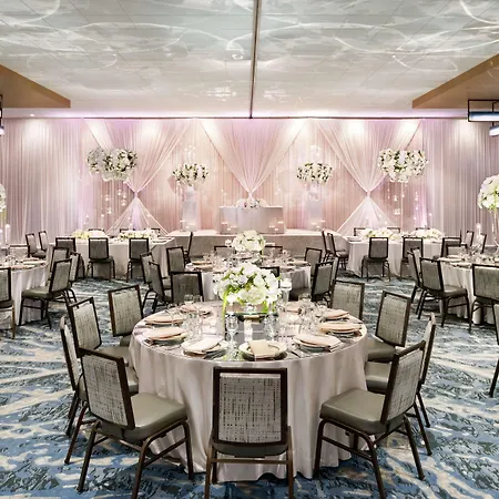 Hotel Hyatt Centric Magnificent Mile 4*
