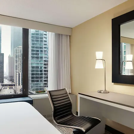 Hotel Hyatt Centric Magnificent Mile 4*