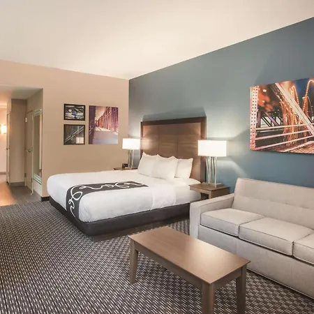 La Quinta & By Wyndham Downtown 3*
