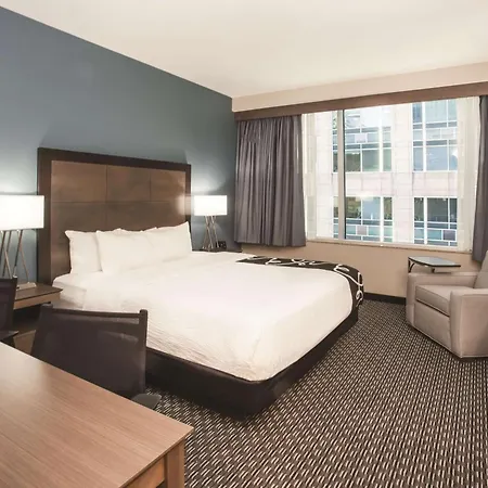 La Quinta & By Wyndham Downtown Hotel Chicago