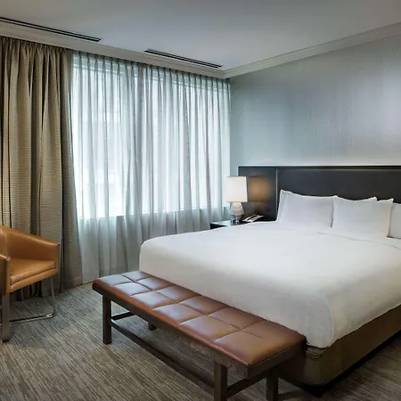Doubletree By Hilton Magnificent Mile Hotel