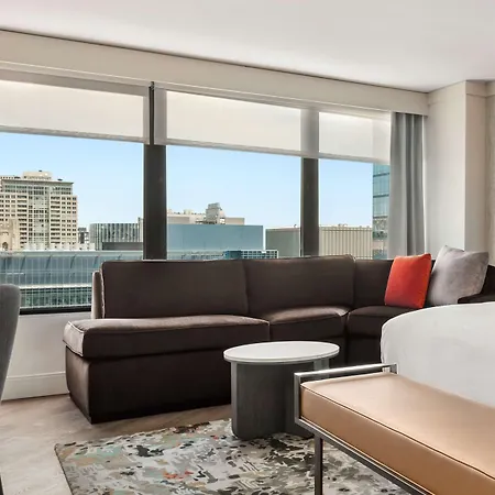 Doubletree By Hilton Magnificent Mile 4*