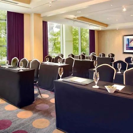 Sofitel Magnificent Mile Hotel 5*