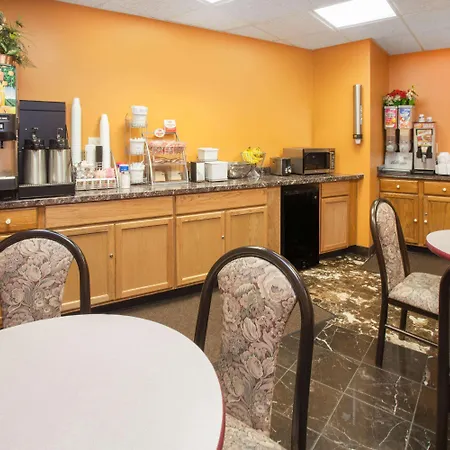Super 8 By Wyndham Il Hotel 2*