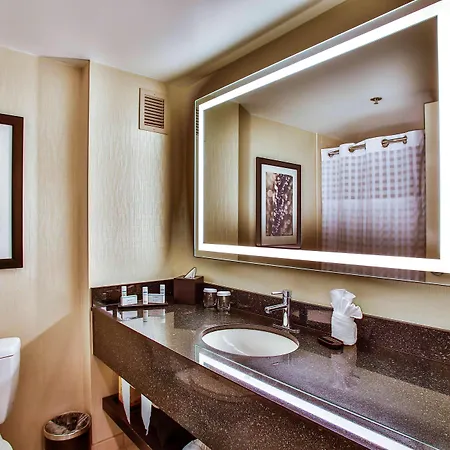 Embassy By Hilton Downtown Magnificent Mile Hotel 4*