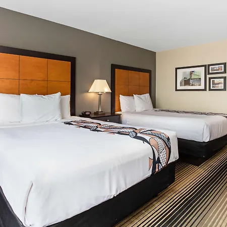 Hotel La Quinta & - Shore Chicago