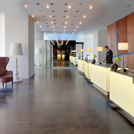 Radisson Blu Aqua Hotel, Chicago