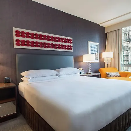 Thewit Chicago, A Hilton 4*
