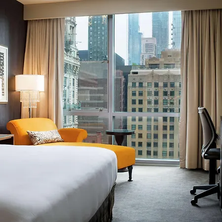 Thewit Chicago, A Hilton