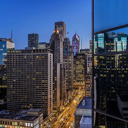 By Marriott Downtown Magnificent Mile Hotel